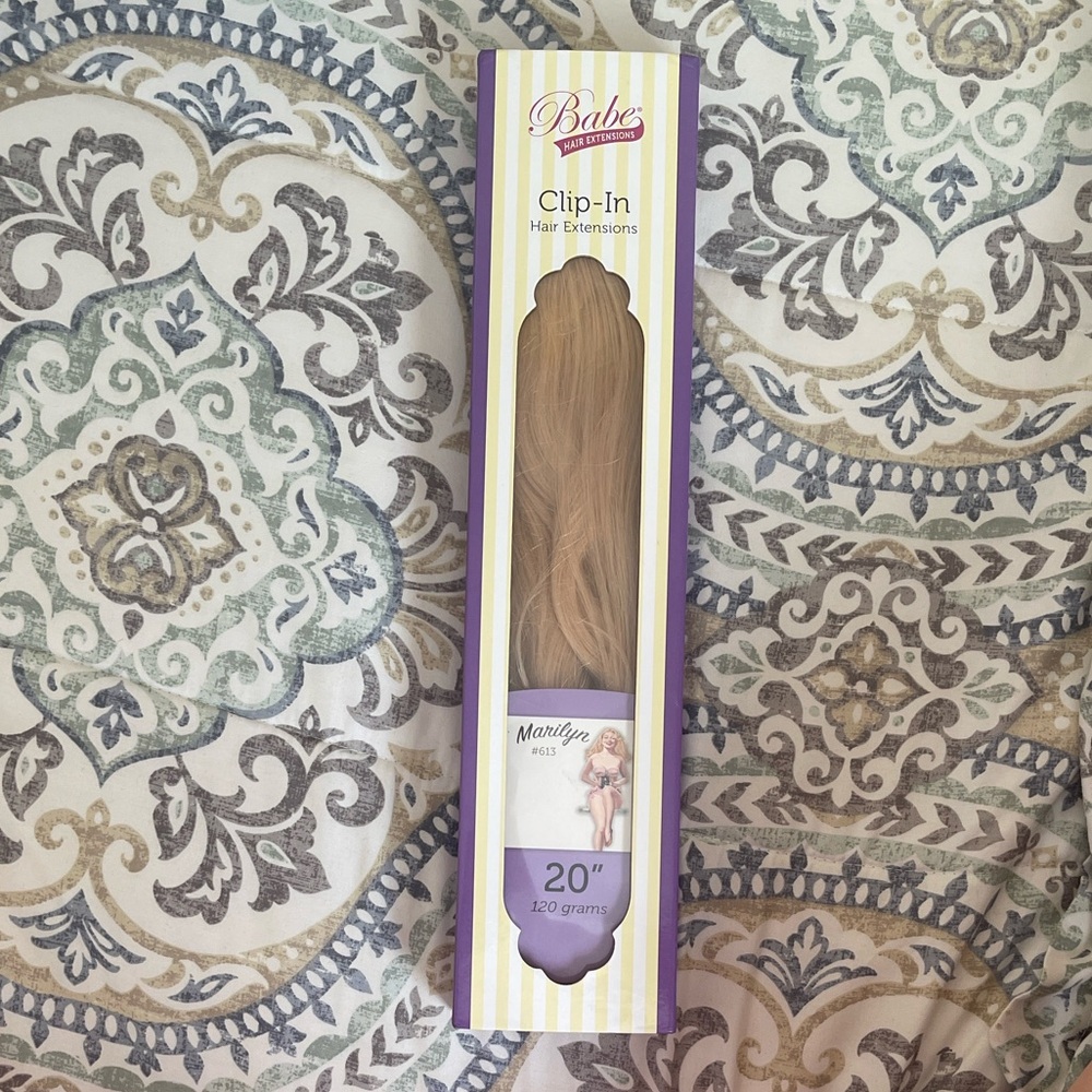 Babe Clip-In Hair Extensions 20"